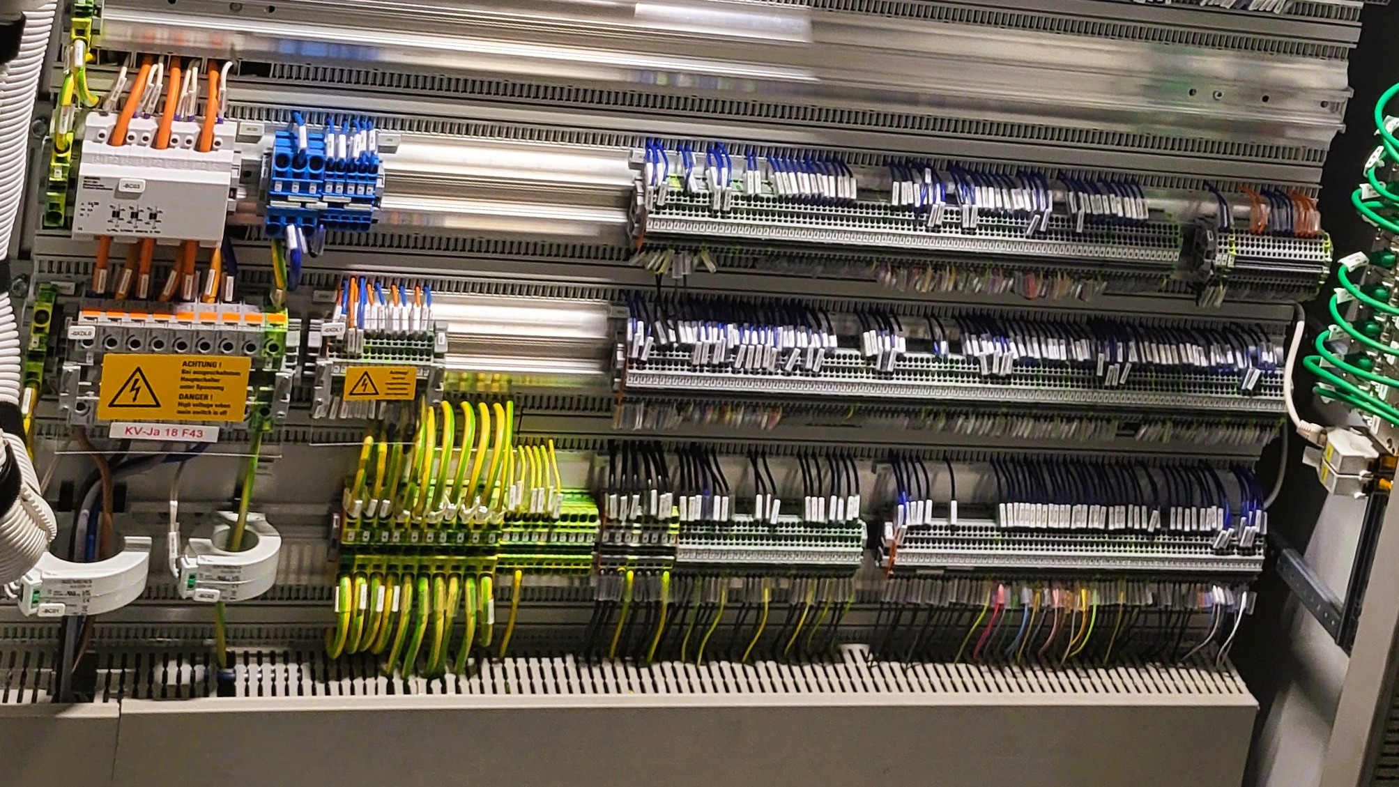 SPS Automatisierung PLC Schaltschrank Schaltanlagenbau Automation
